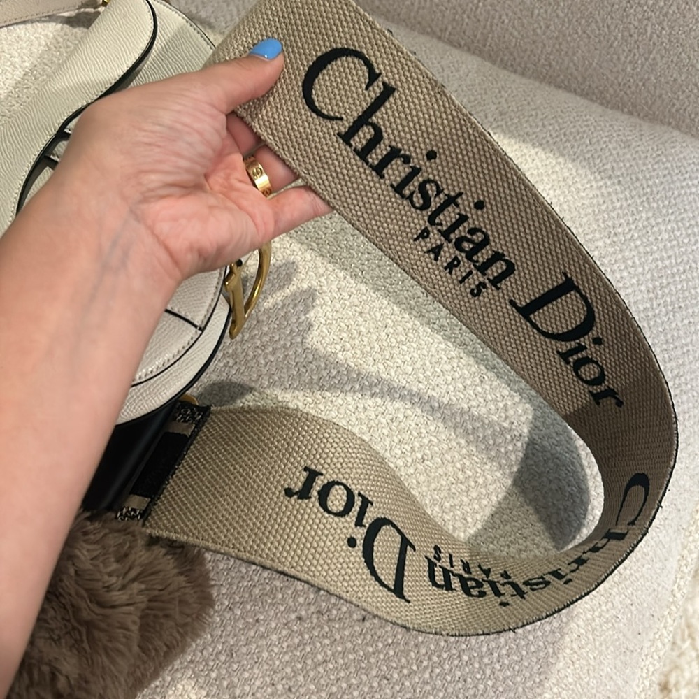 $2,900 v n moo authentic Dior small saddle bag without strap - Picture 7 of 9